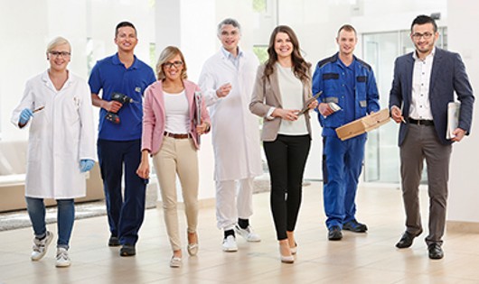 Students and Apprentices at Heel